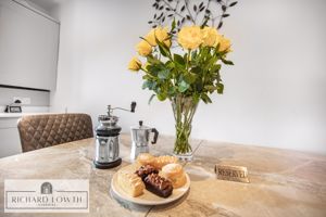 Kitchen- click for photo gallery